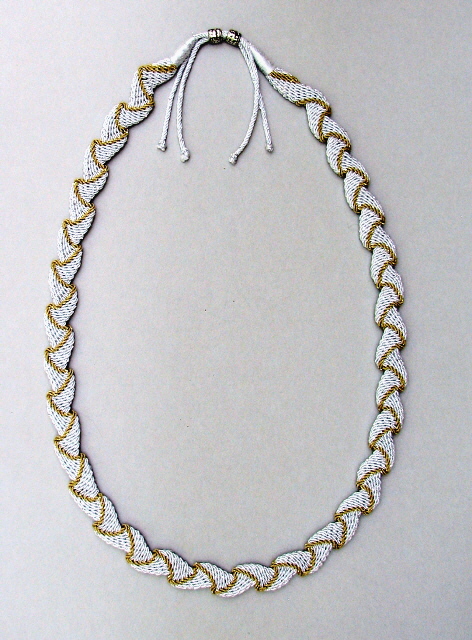 Ply split braiding necklace
