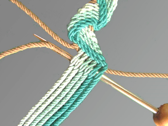 Creating pattern for ply split braiding